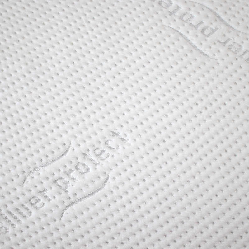 خيوط مضادة للبكتيريا وأقمشة صديقة للحيوانات الأليفة