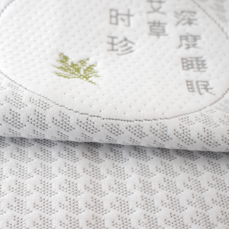 خيوط مضادة للبكتيريا وأقمشة صديقة للحيوانات الأليفة